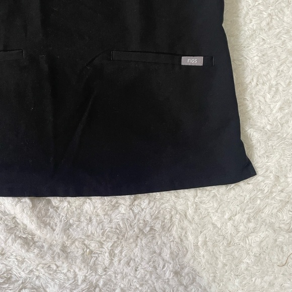 Figs Women's Short Sleeve Black Top - Picture 2 of 8